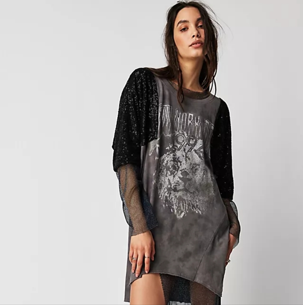 NEW WITH TAGS Free People We The Free City Sparkle Tee- Size M